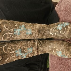 Embroidered Floral Cowboy Boots